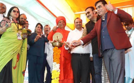 डॉक्टर 365 बॉलीवुड महा आरोग्य शिविर में फिल्मी हस्तियों का जमावड़ा